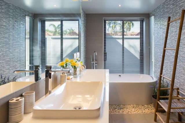 Villa Crystal Two-Bedroom Private Pool Villa Phuket Dış mekan fotoğraf